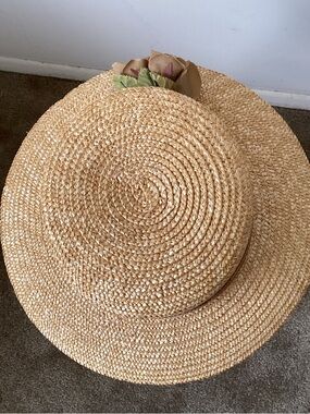 Straw Wide-Brim Sun Hat with Floral Accent - Natural